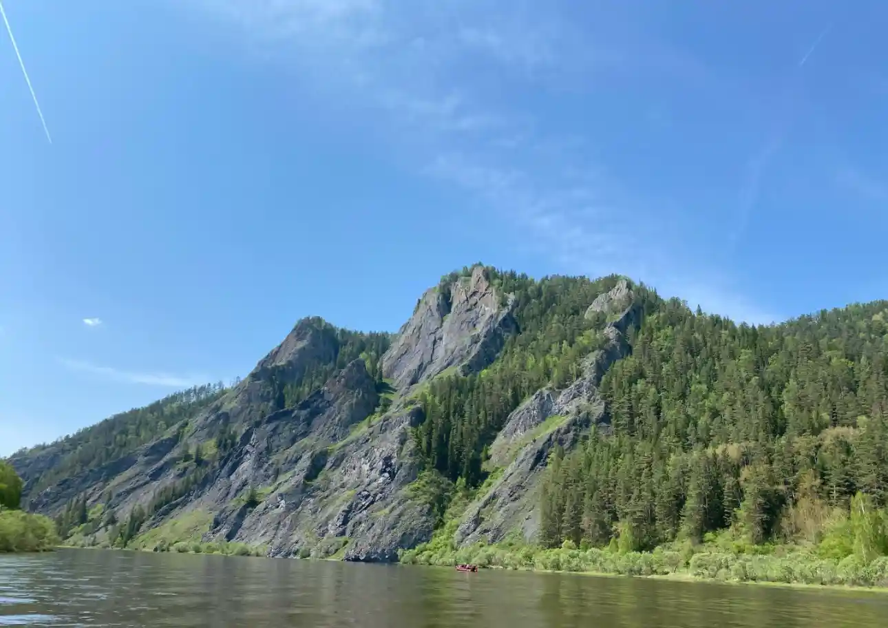 База отдыха на берегу Маны - фото 5 (фон)