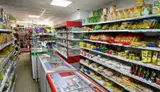 Продуктовый магазин в цeнтpe гopода. A - миниатюра 1