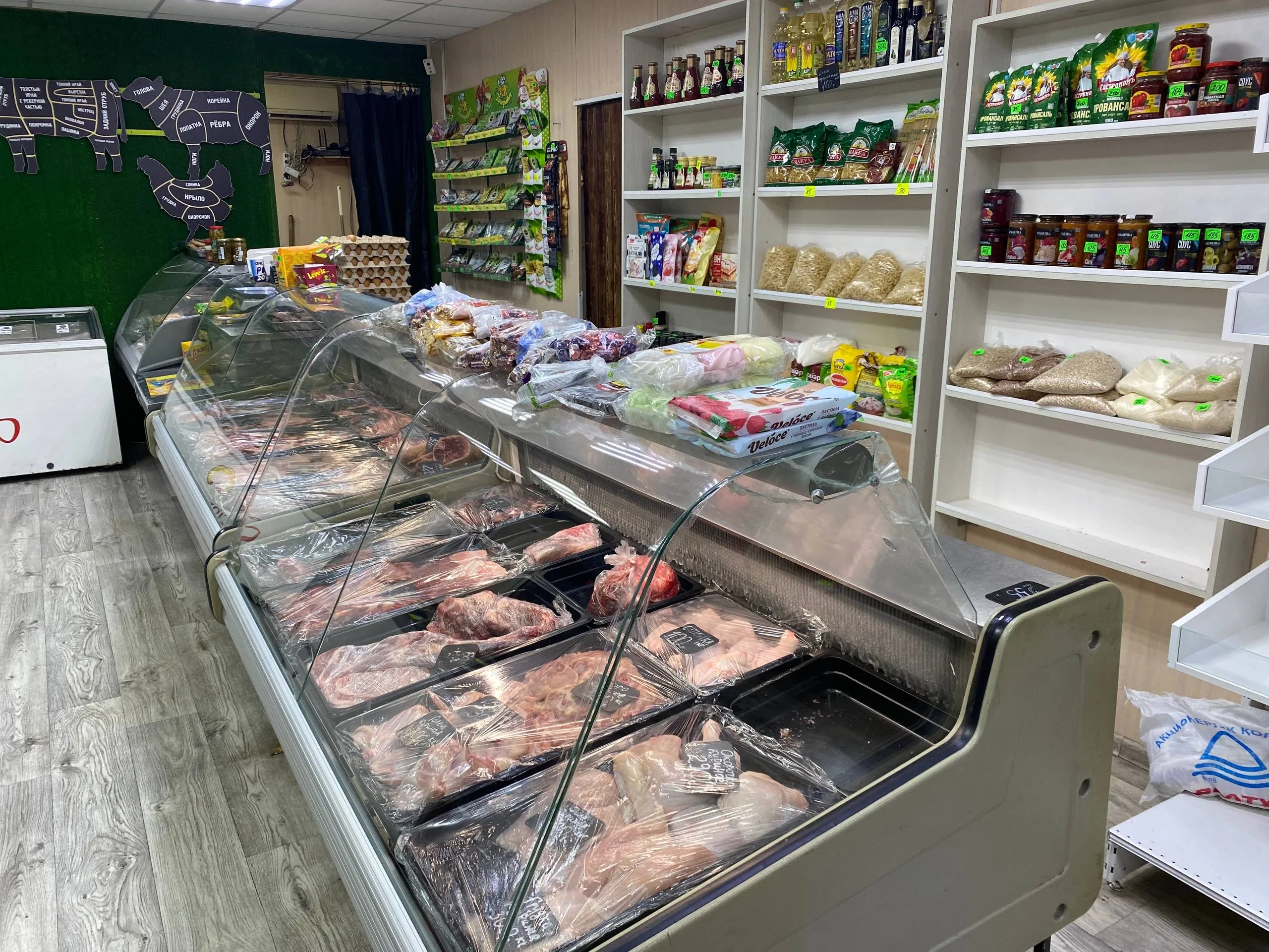 Павильон в собственности мясо, овощи и фрукты. Е - фото бизнеса