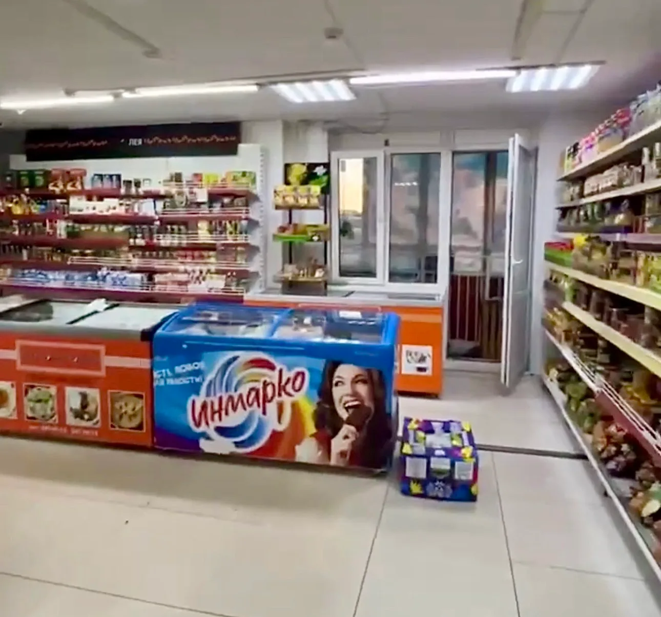 Магазин продуктов в Октябрьском р-не. Е - фото бизнеса