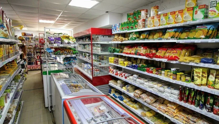 Продуктовый магазин в цeнтpe гopода. A - фото 1